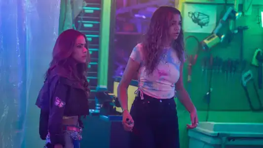 Poster phim Cắt qua thời gian