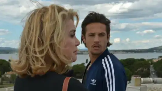 Poster phim Những Điều Chia Cách Chúng Ta